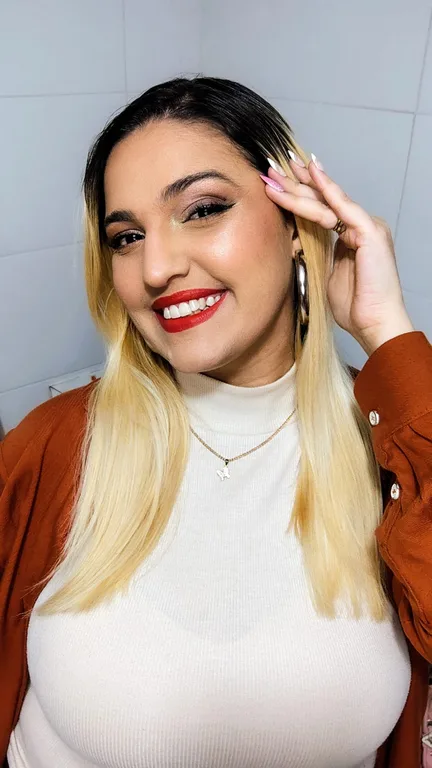 Aretha Suhellen Santana Stringue