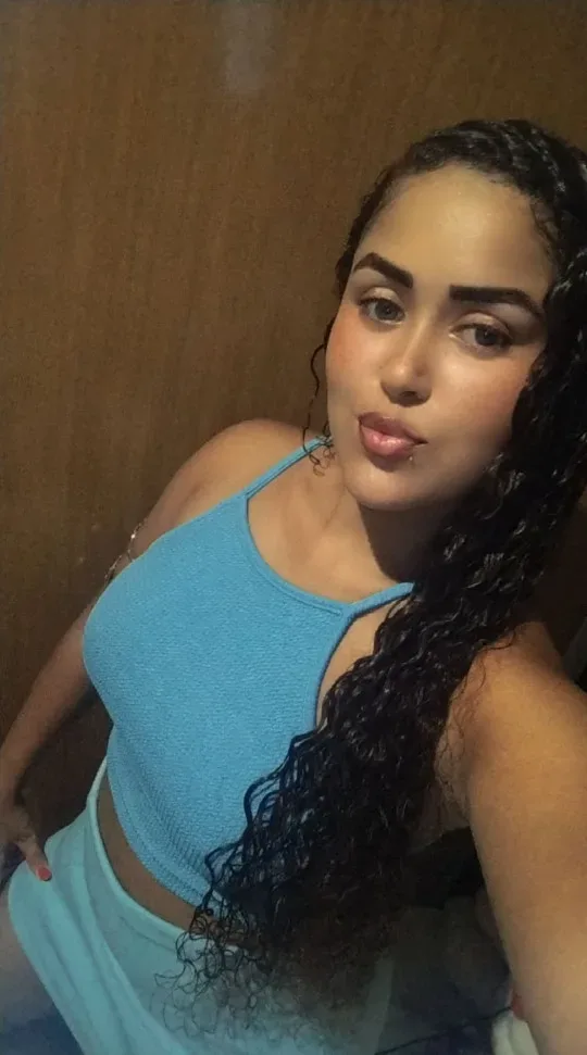 Larissa Sales