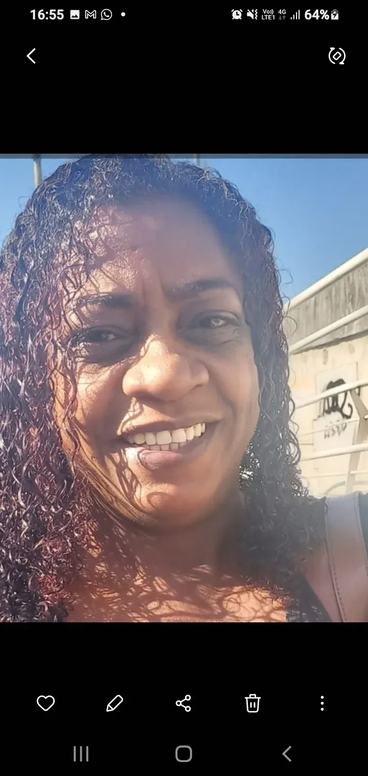 Lilia Valquíria Moura Leandro