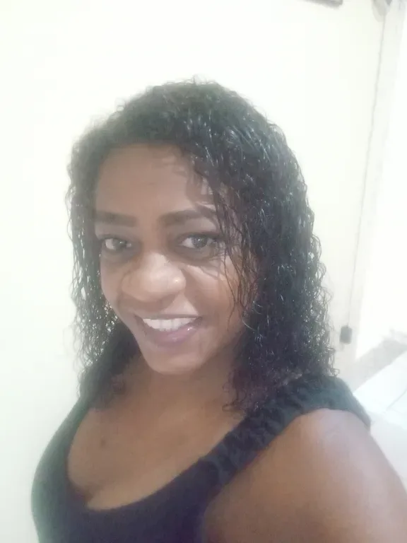 Lilia Valquíria Moura Leandro