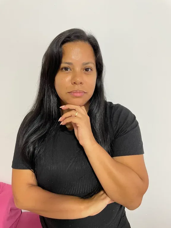 Andreza Velozo Magalhães